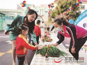 开学首日厚街各校花式迎接学生返校-哈喽生活网